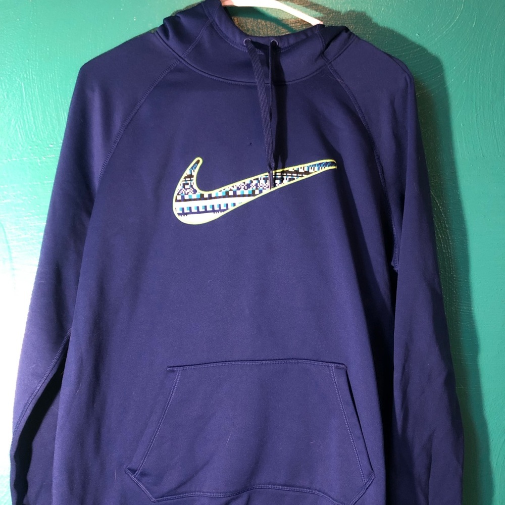 Nike Women’s Therma Fit Pullover Large